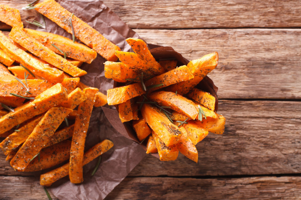 Frites de patates douces au paprika fumé