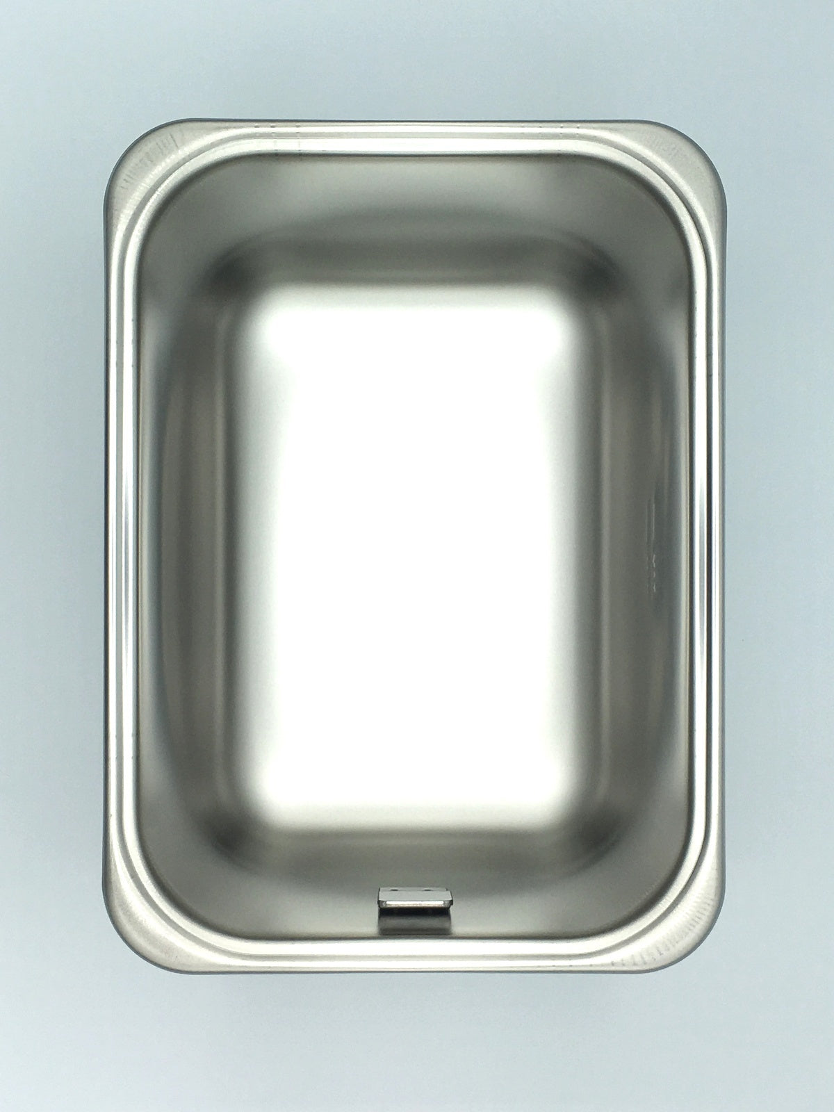 Bac en acier inoxydable.