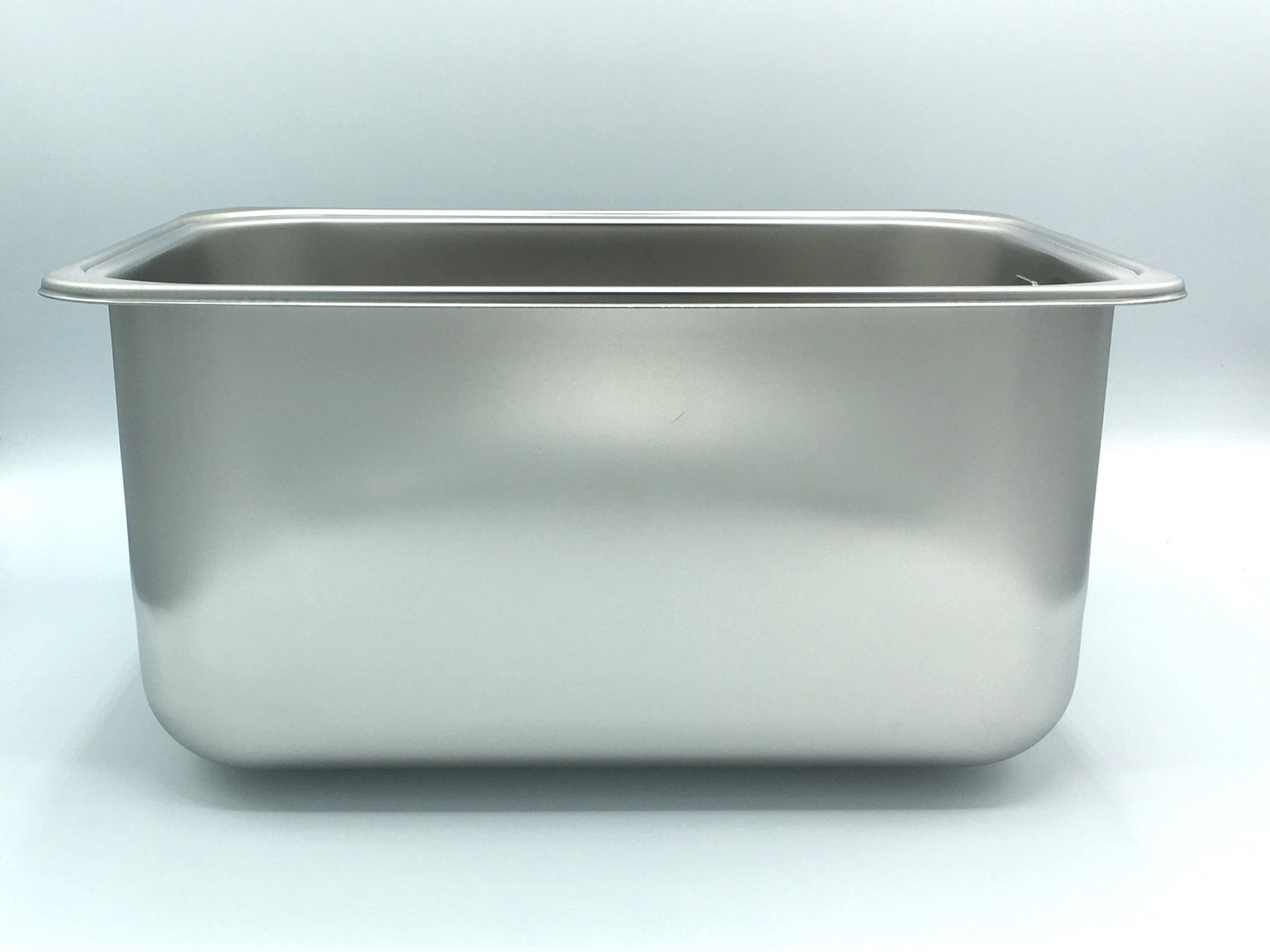 Plat en acier inoxydable.