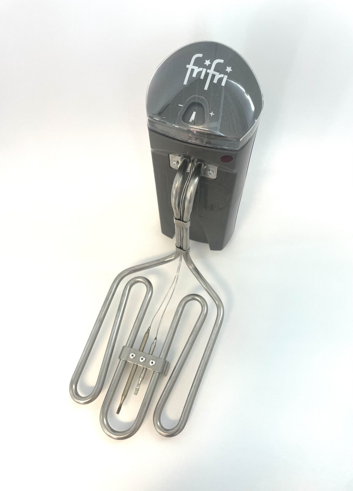 Résistance friteuse grise et argentée
FriFri.