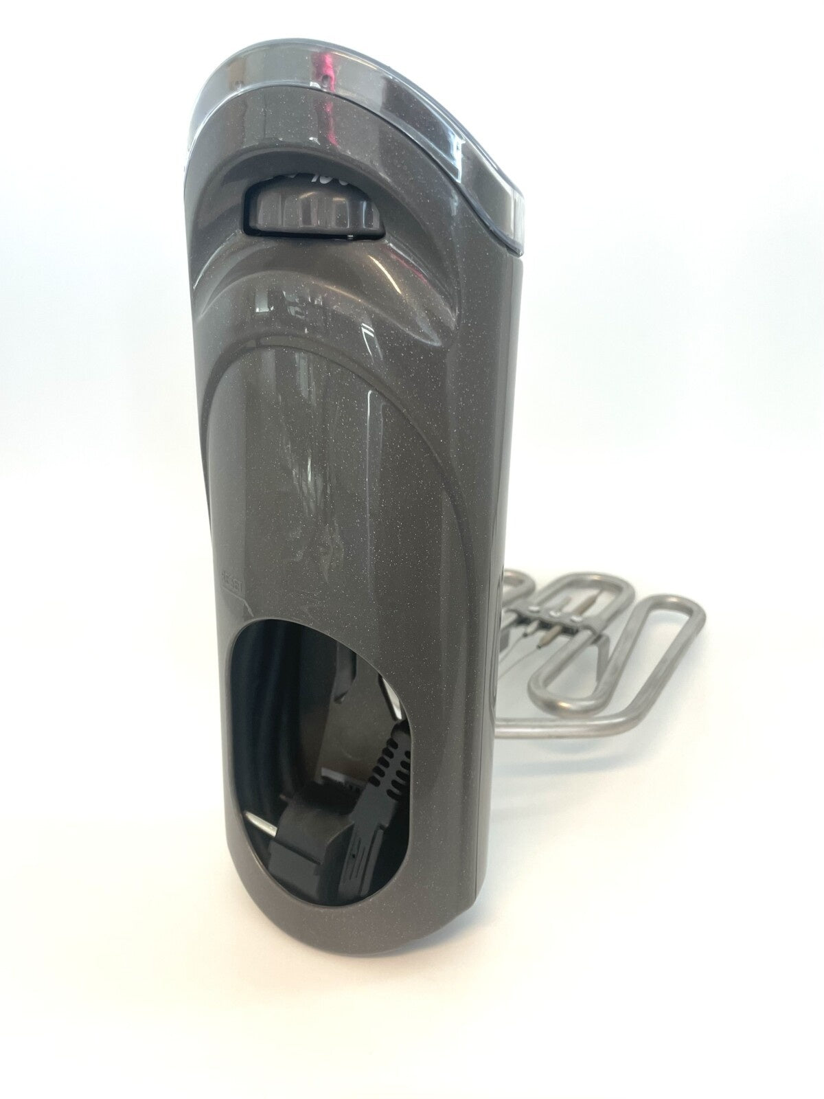 Résistance friteuse grise et argentée.