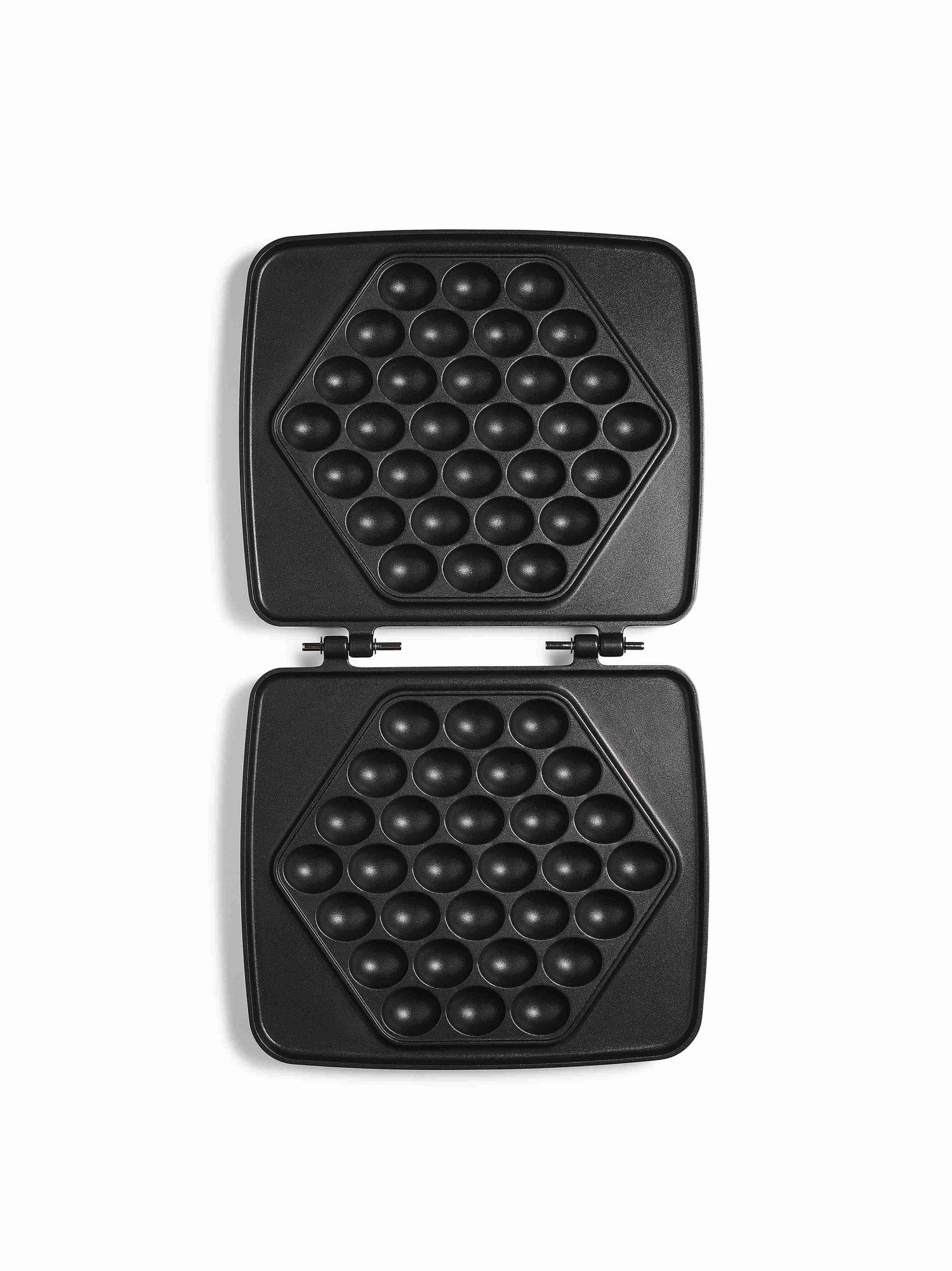 Gaufrier à bulles noir, ouvert.