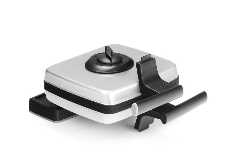 Gaufrier argenté et noir.