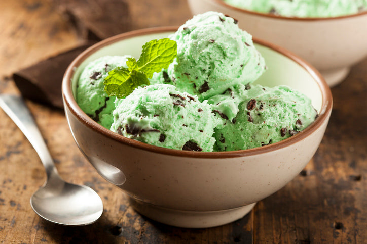 Glace à la menthe et aux pépites de chocolat